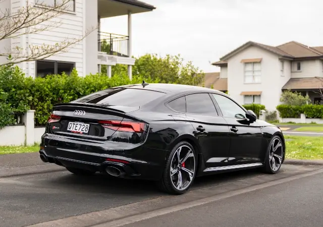 STATION WAGONS SEDANS